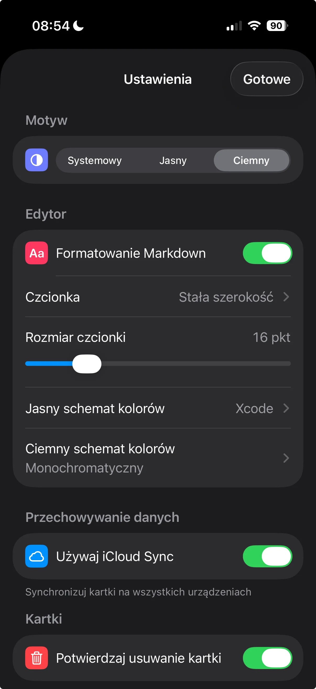 Ustawienia na iPhonie: wygląd, obsługa Markdown, krój i rozmiar pisma, schematy kolorów, synchronizacja iCloud i potwierdzanie usunięcia.
