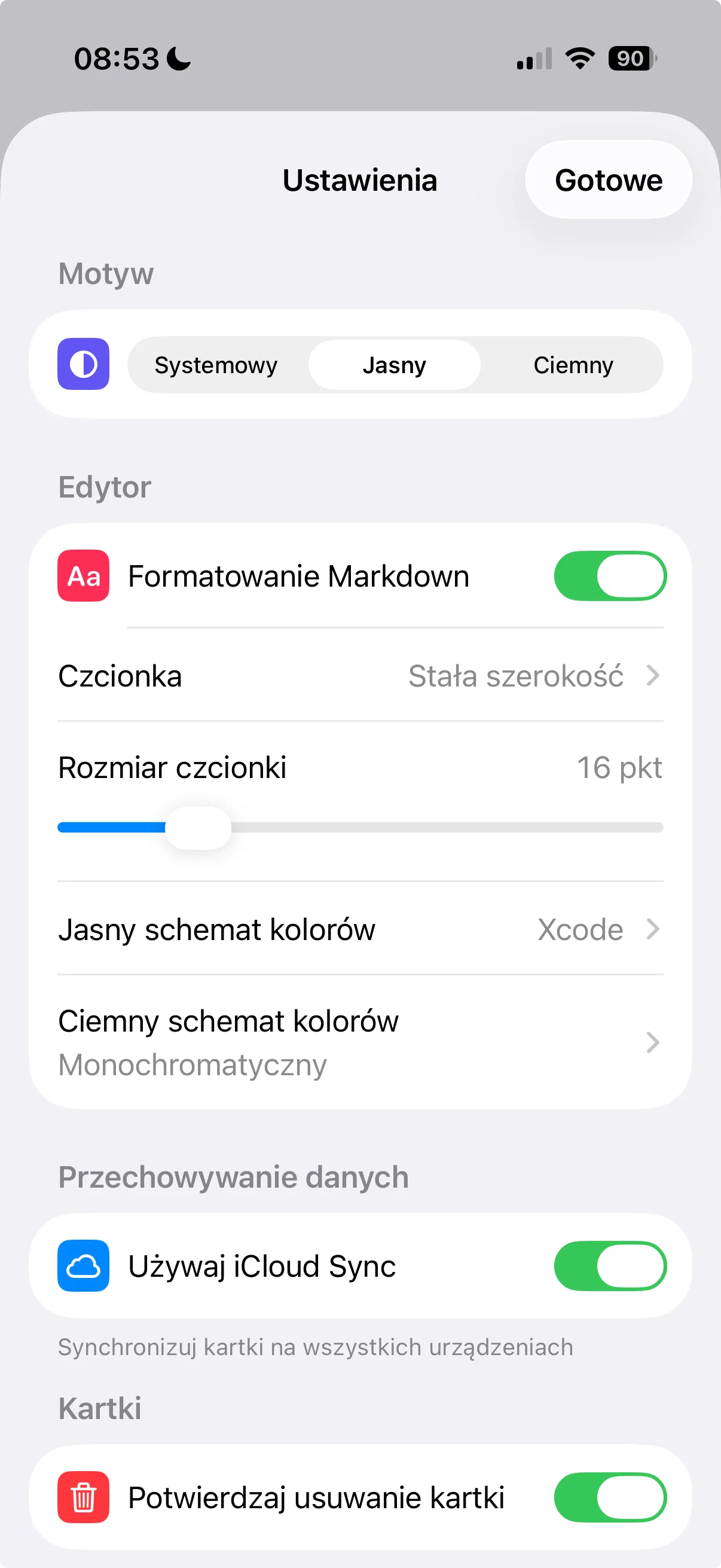 Ustawienia na iPhonie: wygląd, obsługa Markdown, krój i rozmiar pisma, schematy kolorów, synchronizacja iCloud i potwierdzanie usunięcia.